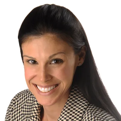 Danielle Carvetta, Pragma